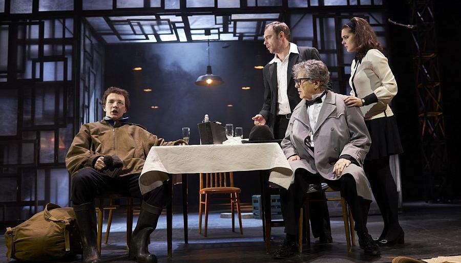 Старший сын (Московский академический театр им. Вл.Маяковского). Изображение 2