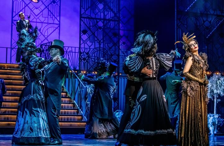 Веселая вдова . Изображение 7