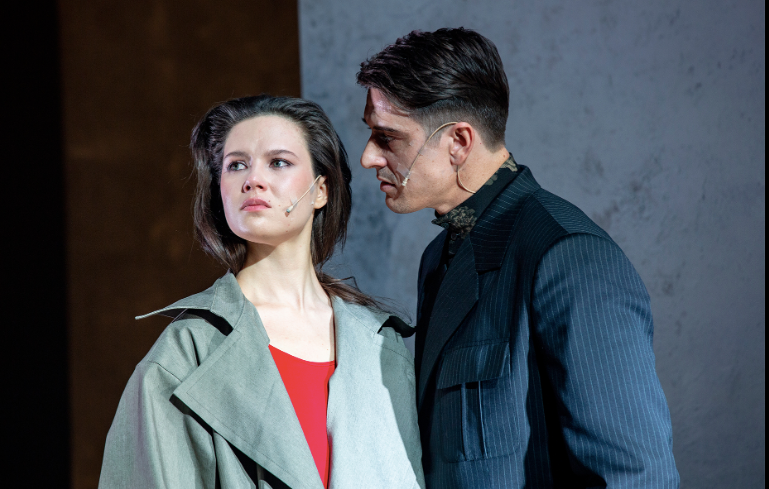 Бесприданница (Театр им. Моссовета). Изображение 1