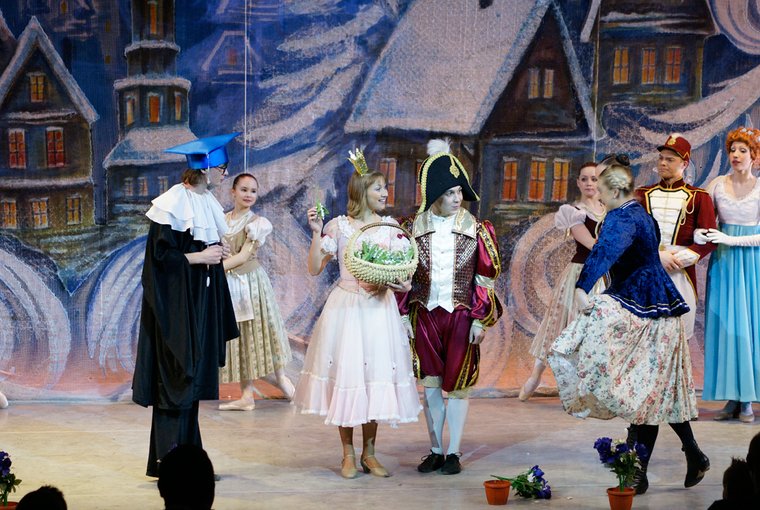 Двенадцать месяцев (ММДМ). Изображение 3