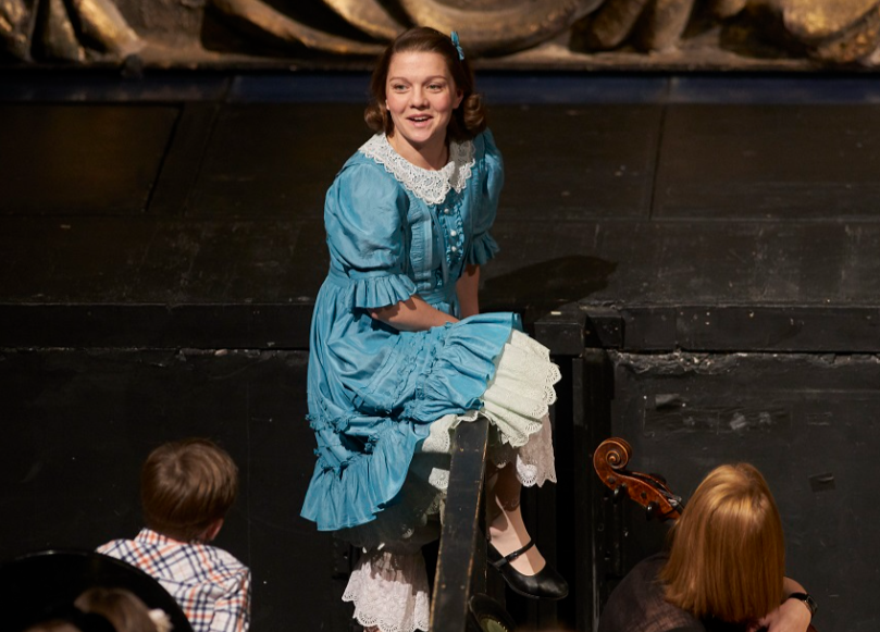 Алиса в За­зер­калье (Мастерская Петра Фоменко). Изображение 1