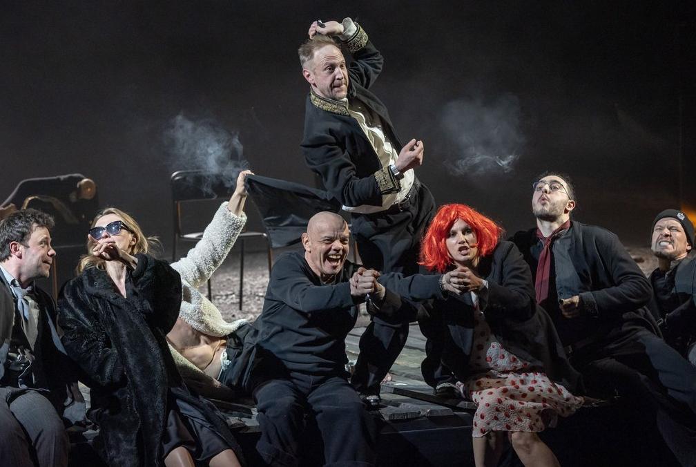 Р (Театр Сатирикон). Изображение 7