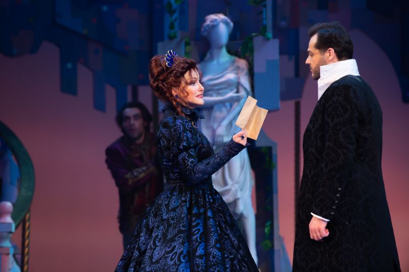 Собака на сене. Изображение 1