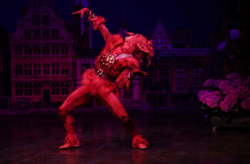 Стойкий оловянный солдатик (на сцене ДМТЮА). Изображение 1