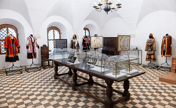 Старый Английский двор. Изображение 1