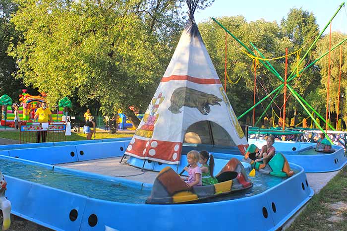 Луна-парк "Карусель" в парке Дружбы на Речном вокзале. Изображение 5