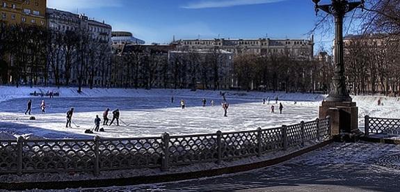 Каток на Патриарших прудах. Изображение 4