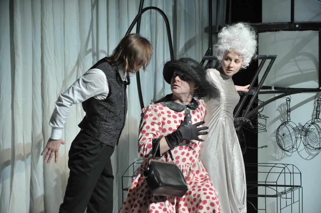 Школа жён. Изображение 1