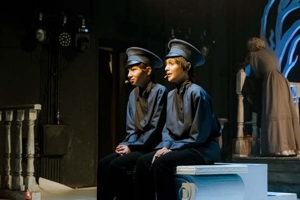 Анна на шее. Изображение 3