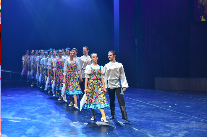 НАВСТРЕЧУ ТАНЦУ. Изображение 1