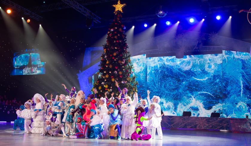 ЁЛКА В ГОСТИНОМ ДВОРЕ. Изображение 3