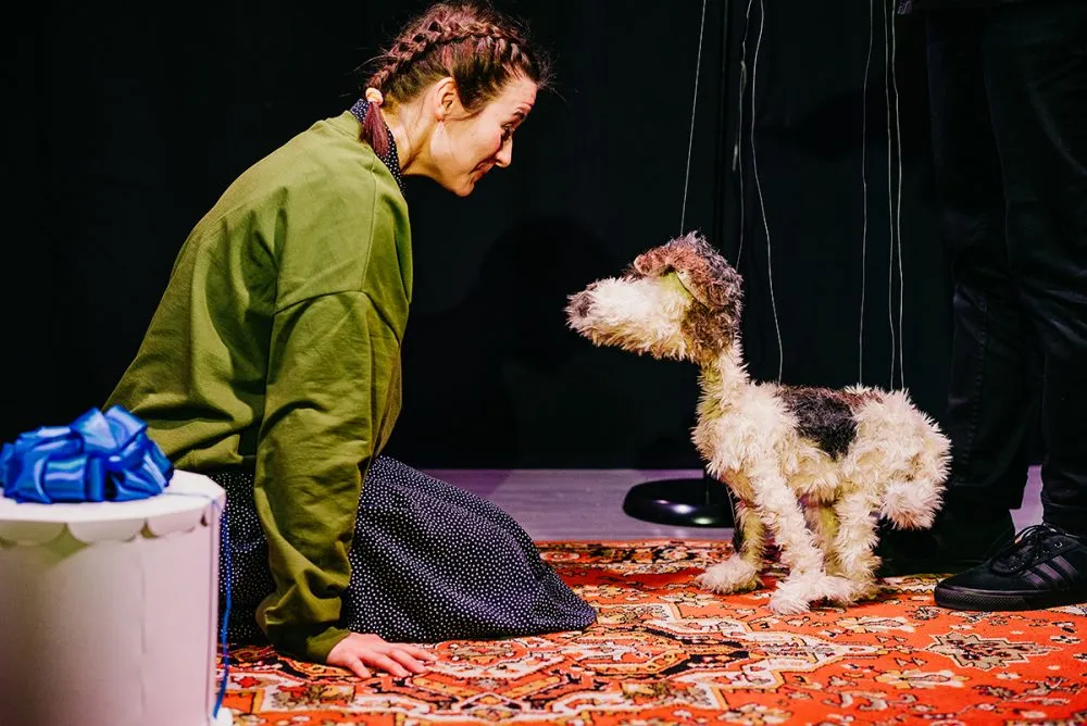 Девочка и пес. Изображение 5