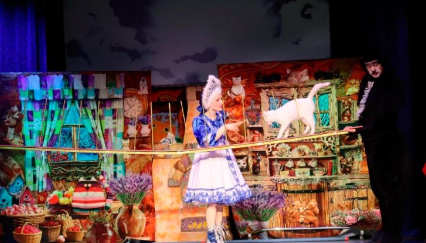 КОШКИ В ГОСТЯХ У БАБКИ ЕЖКИ. Изображение 7