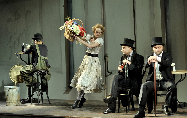 Безумная из Шайо. Изображение 1