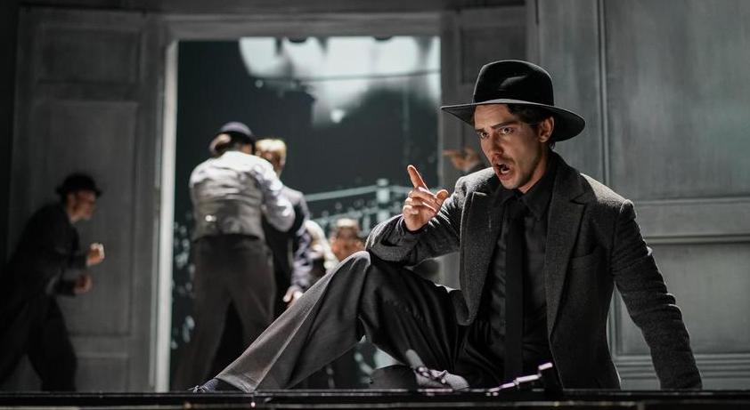 Паяцы. Изображение 7