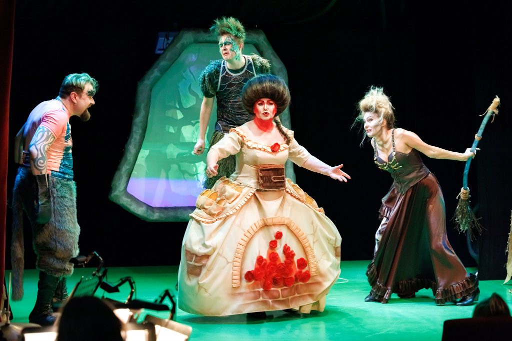 Зимние приключения Маши и Вити. Изображение 1