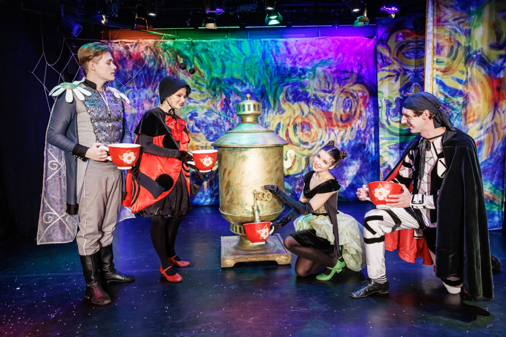 Цокотуха-именинница. Изображение 2