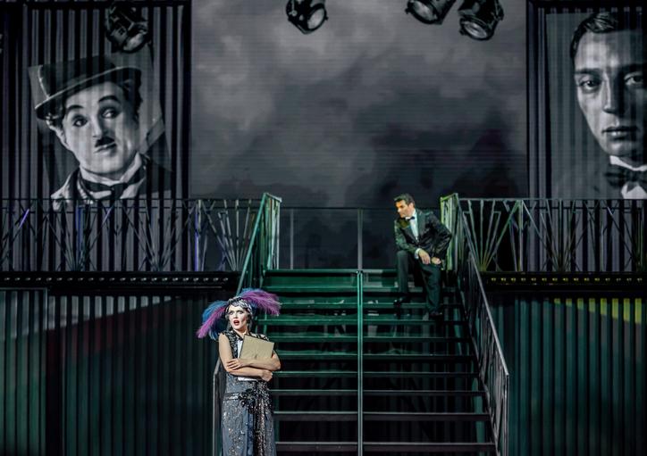 Веселая вдова . Изображение 8