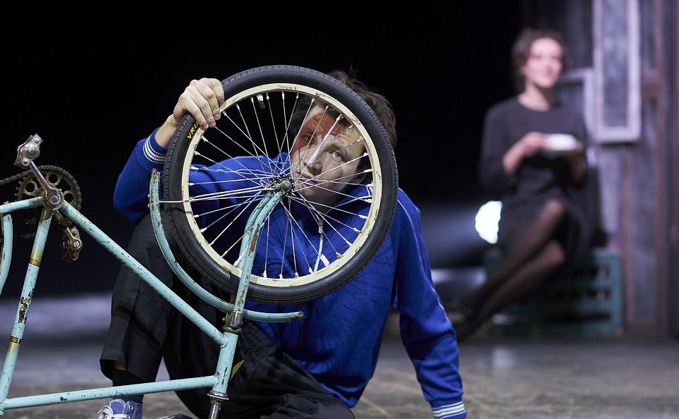 Старший сын (Московский академический театр им. Вл.Маяковского). Изображение 1