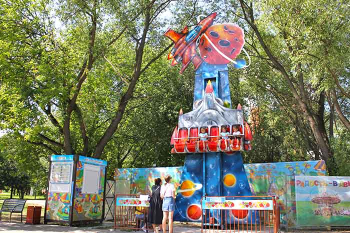 Луна-парк "Карусель" в парке Дружбы на Речном вокзале. Изображение 7