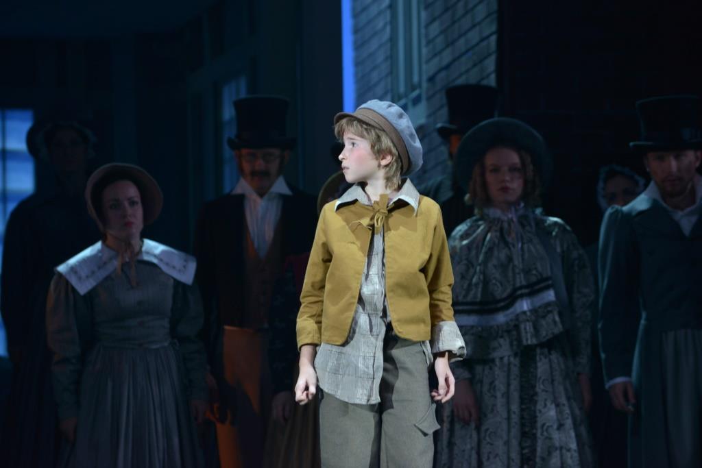 Жизнь и необыкновенные приключения Оливера Твиста. Изображение 9