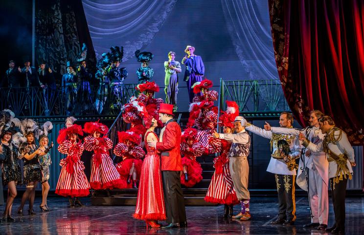 Веселая вдова . Изображение 9