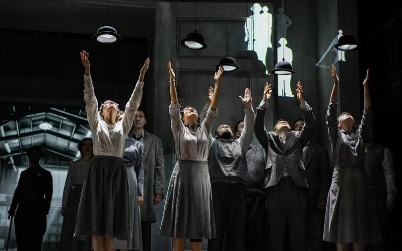 Паяцы. Изображение 2