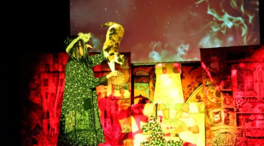 КОШКИ В ГОСТЯХ У БАБКИ ЕЖКИ. Изображение 1