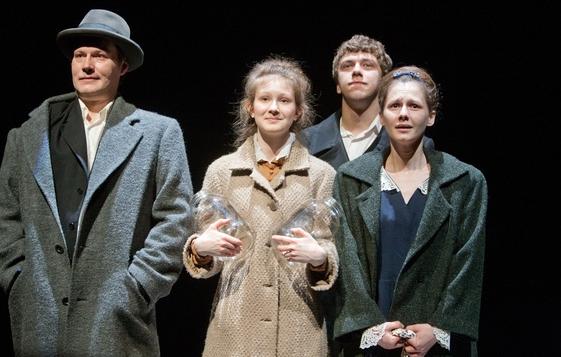 Пять вечеров. Изображение 5