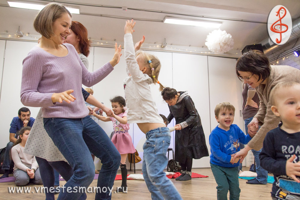 Латиноамериканская вечеринка с группой Amigos de Corazon. Изображение 3