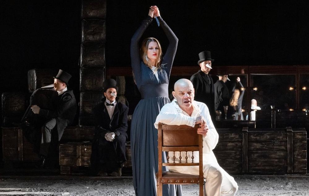 Р (Театр Сатирикон). Изображение 6