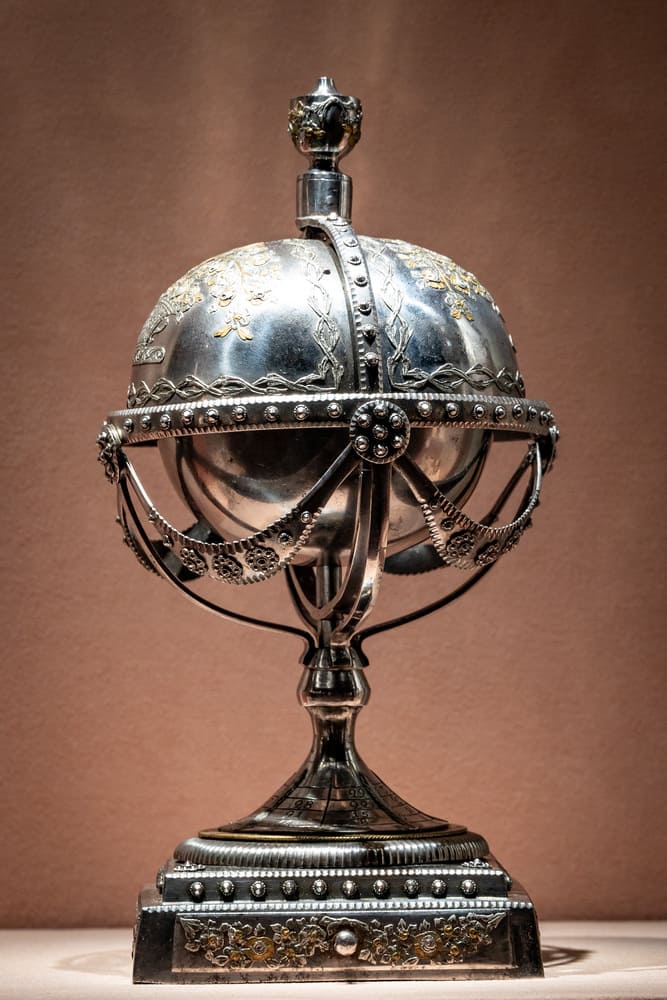 Магия блеска. Стразы и граненая сталь XVIII – начала XIX века из собрания Исторического музея. Изображение 6