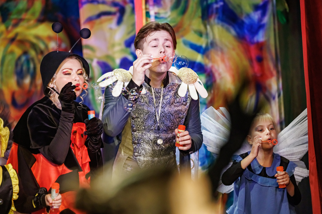 Цокотуха-именинница. Изображение 11