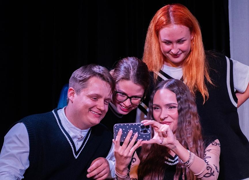  ЯНА ВСЕМ НРАВИТСЯ (нет). Изображение 1