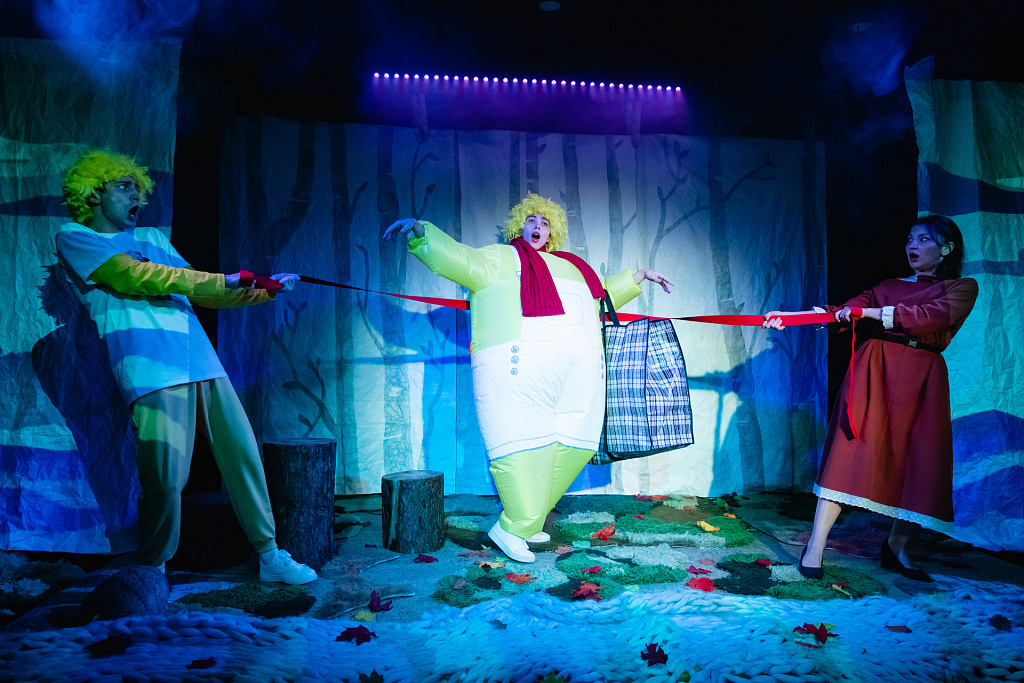 «Простодурсен. Великий театр» в музее «Гараж» . Изображение 3