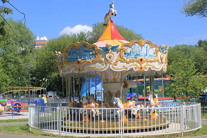 Луна-парк "Карусель" в парке Дружбы на Речном вокзале. Изображение 4