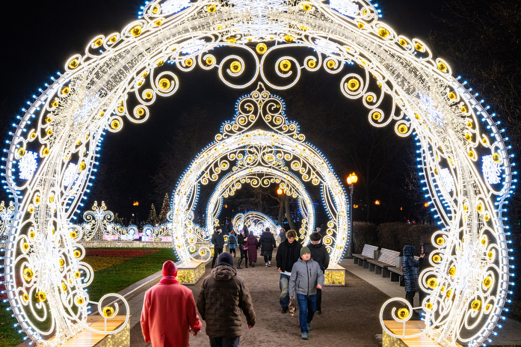 41. Novogodnee oformlenie ulits.jpg