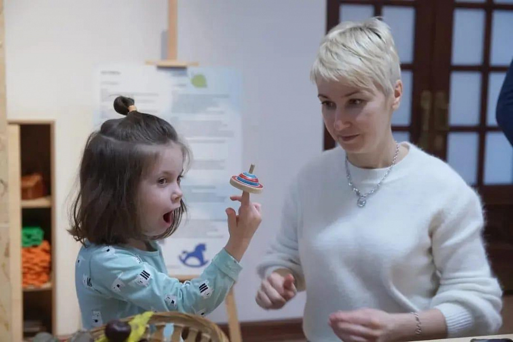 Сосна, медведь и крутящийся волчок. Изображение 3