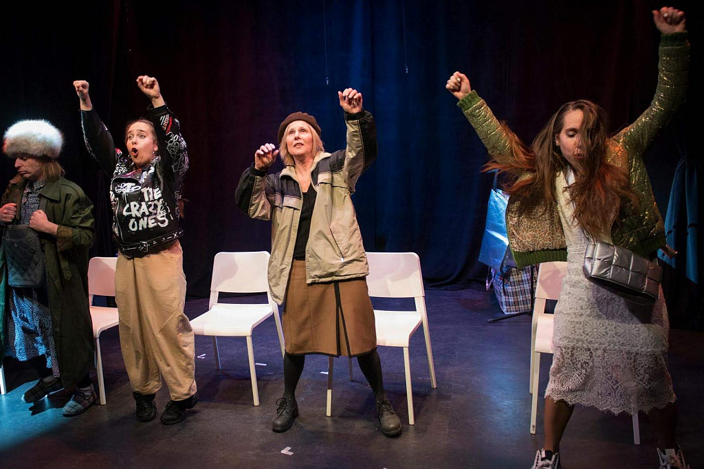 Автобусный сезон. Изображение 2