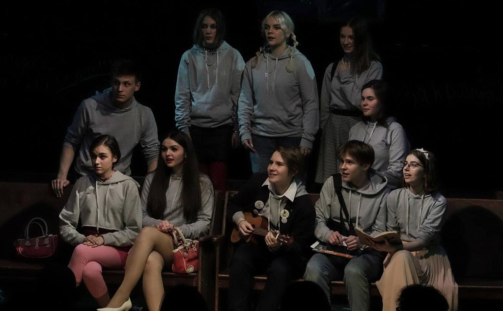 Вверх по лестнице, ведущей вниз. Изображение 4