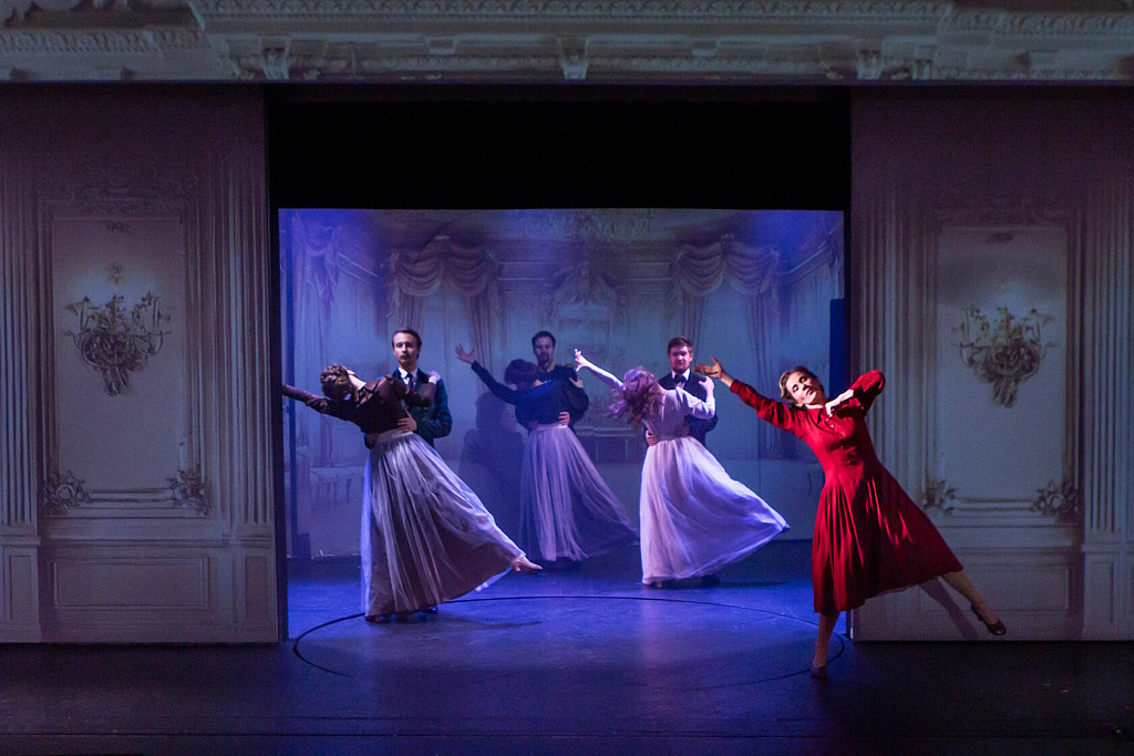 Розовое платье. Изображение 3