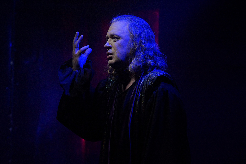 Кабала святош. Изображение 1