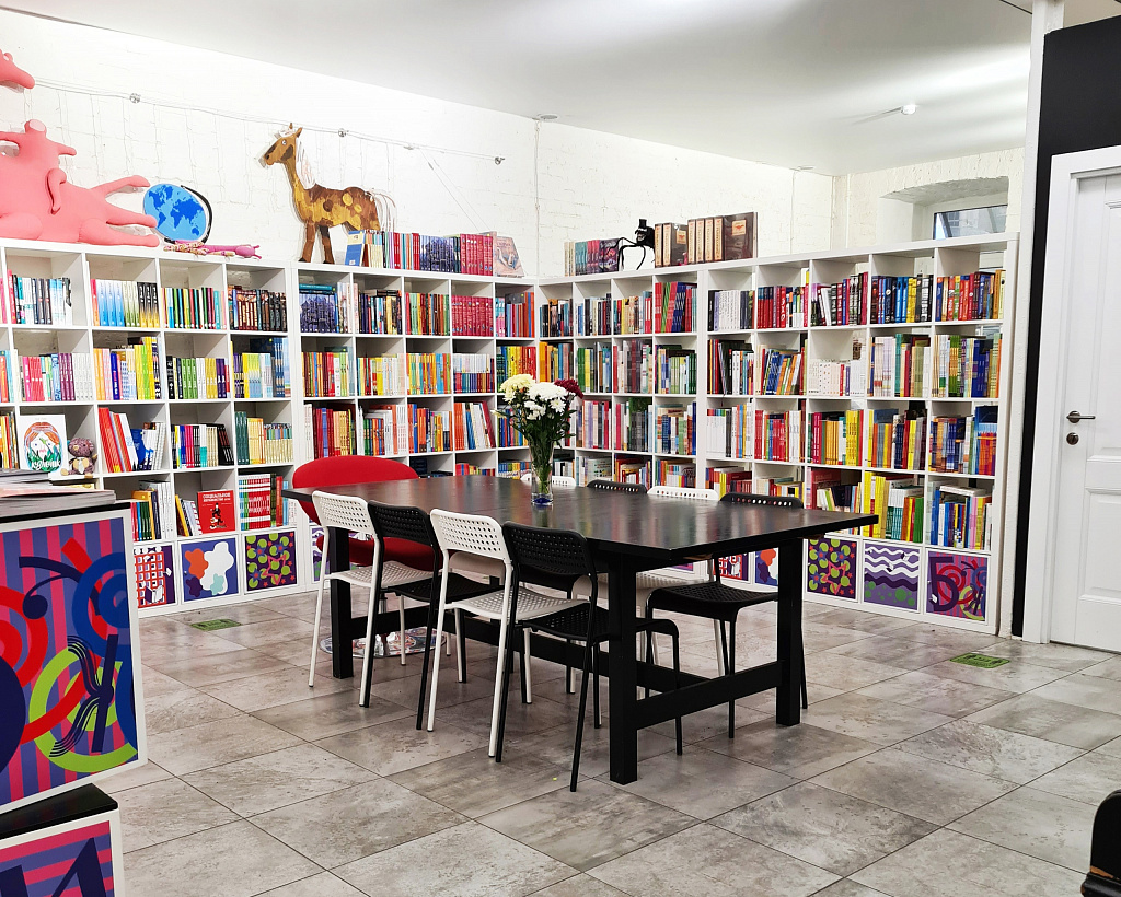 Книжный магазин "Букашки". Изображение 2