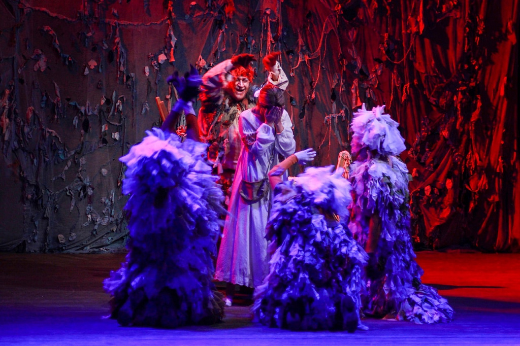 Сказ о доброй Марьюшке, храбром Иванушке и злой Бабе-Яге. Изображение 1