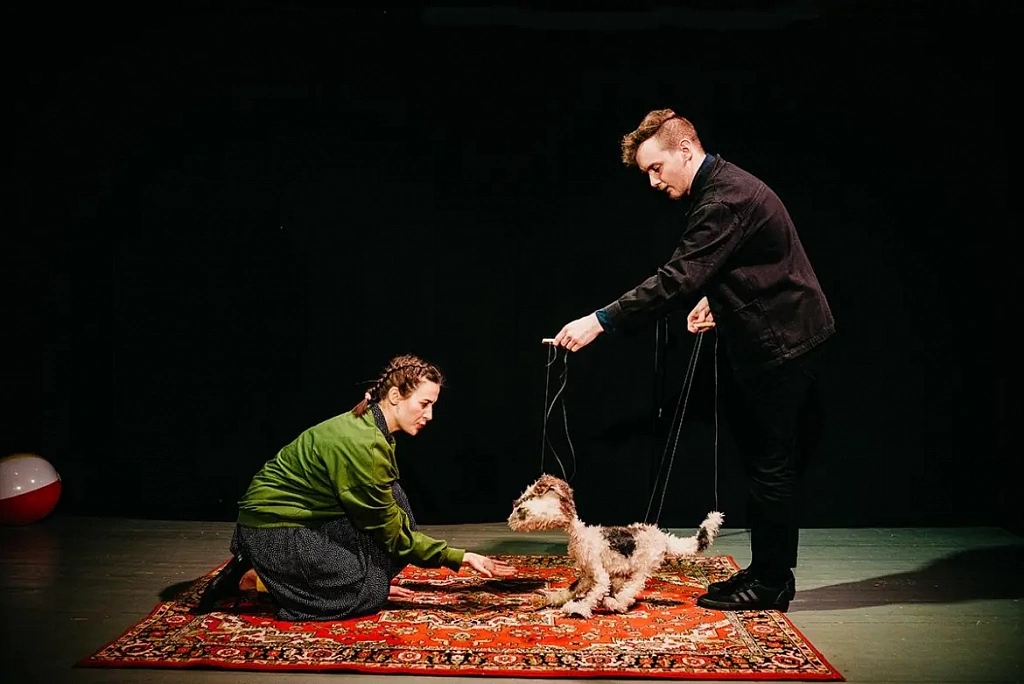 Девочка и пес. Изображение 4