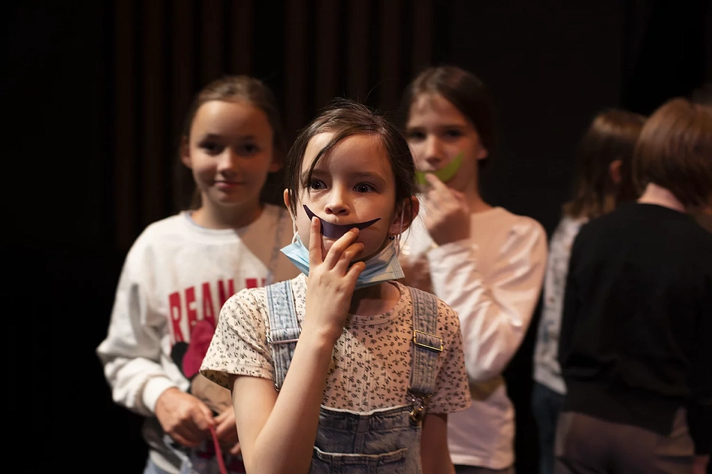 Бабушка, птица и 48 сигар. Изображение 2