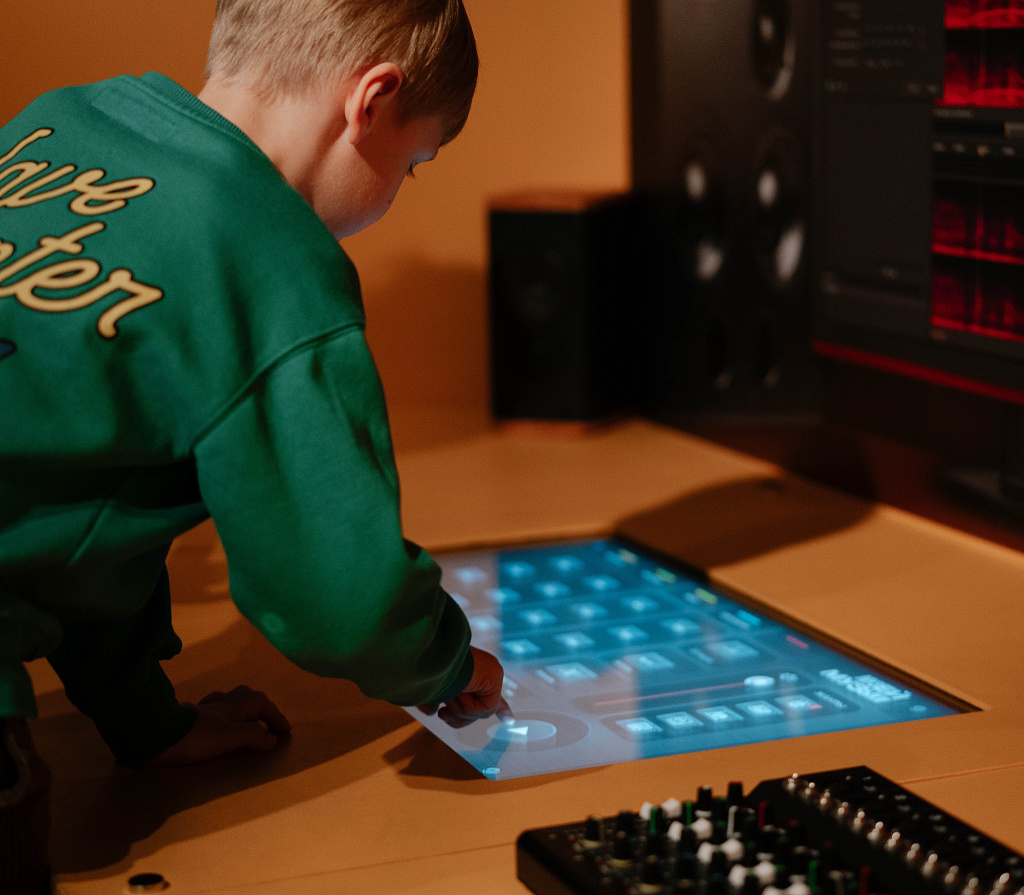 Музыкальная Эволюция От Камней До Нейросети. Изображение 4