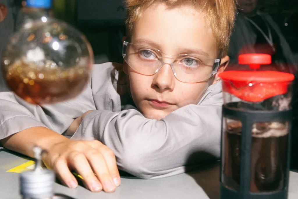 ХИМИЧЕСКАЯ ЛАБОРАТОРИЯ. Изображение 1