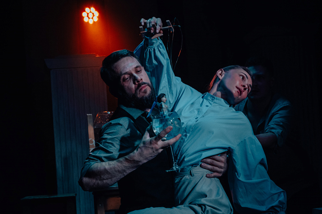 Человек в футляре. Изображение 5