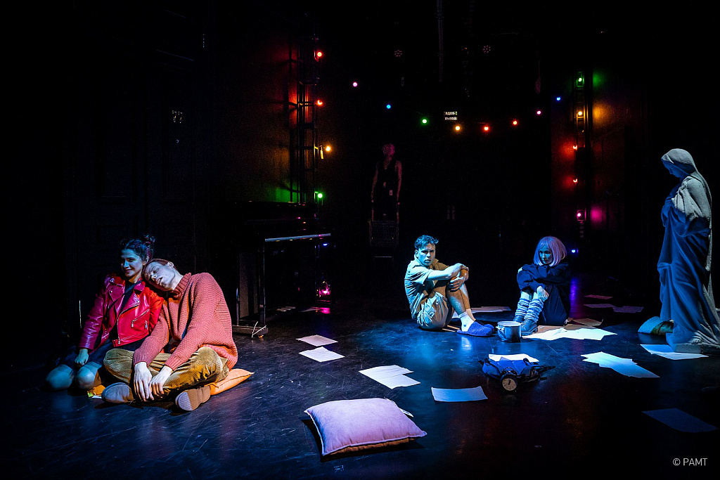 Вадик поет свою музыку. Изображение 4